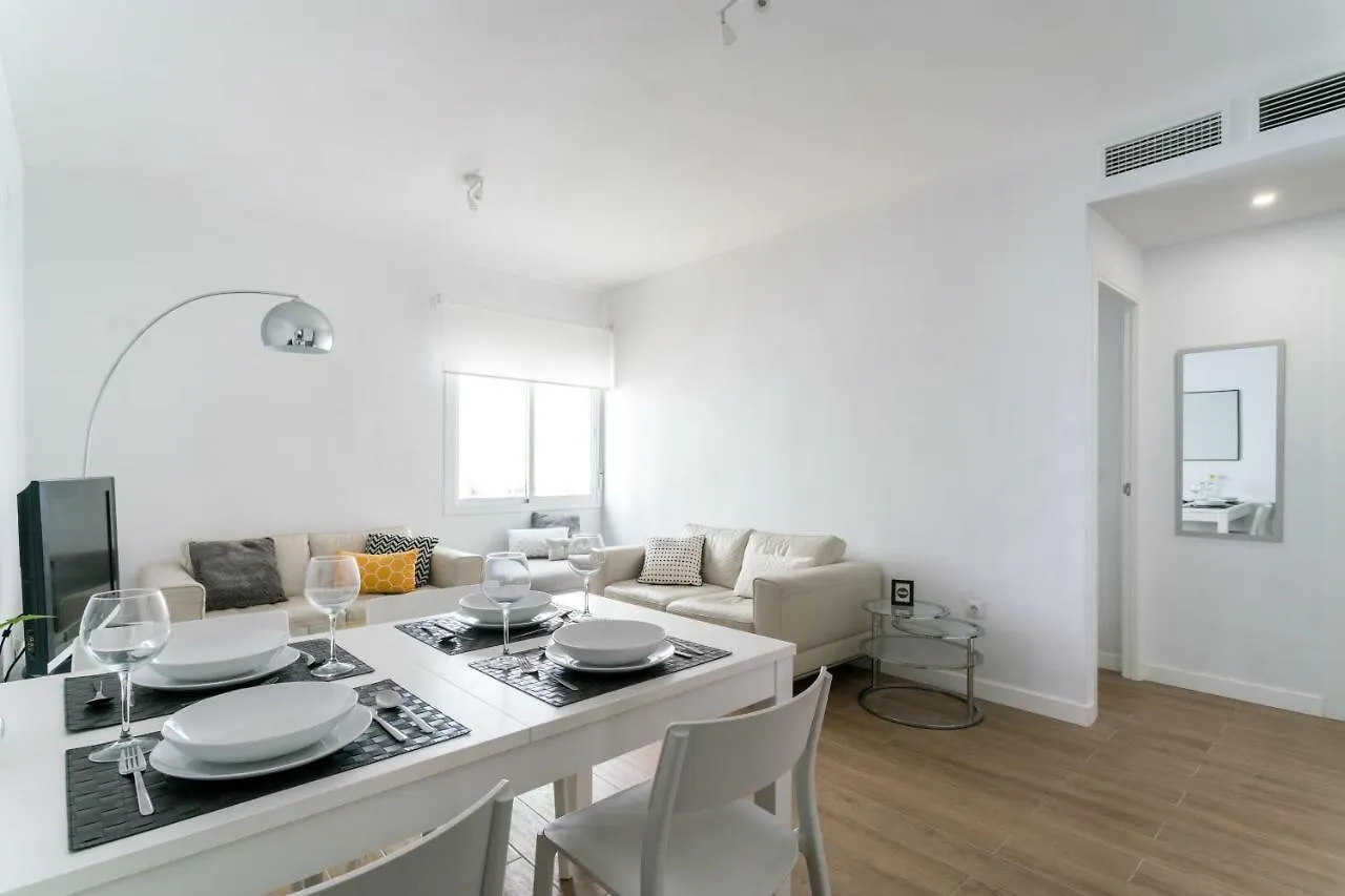 Triana 3 Bedrooms & 2 Bath Parking Included Séville Appartement