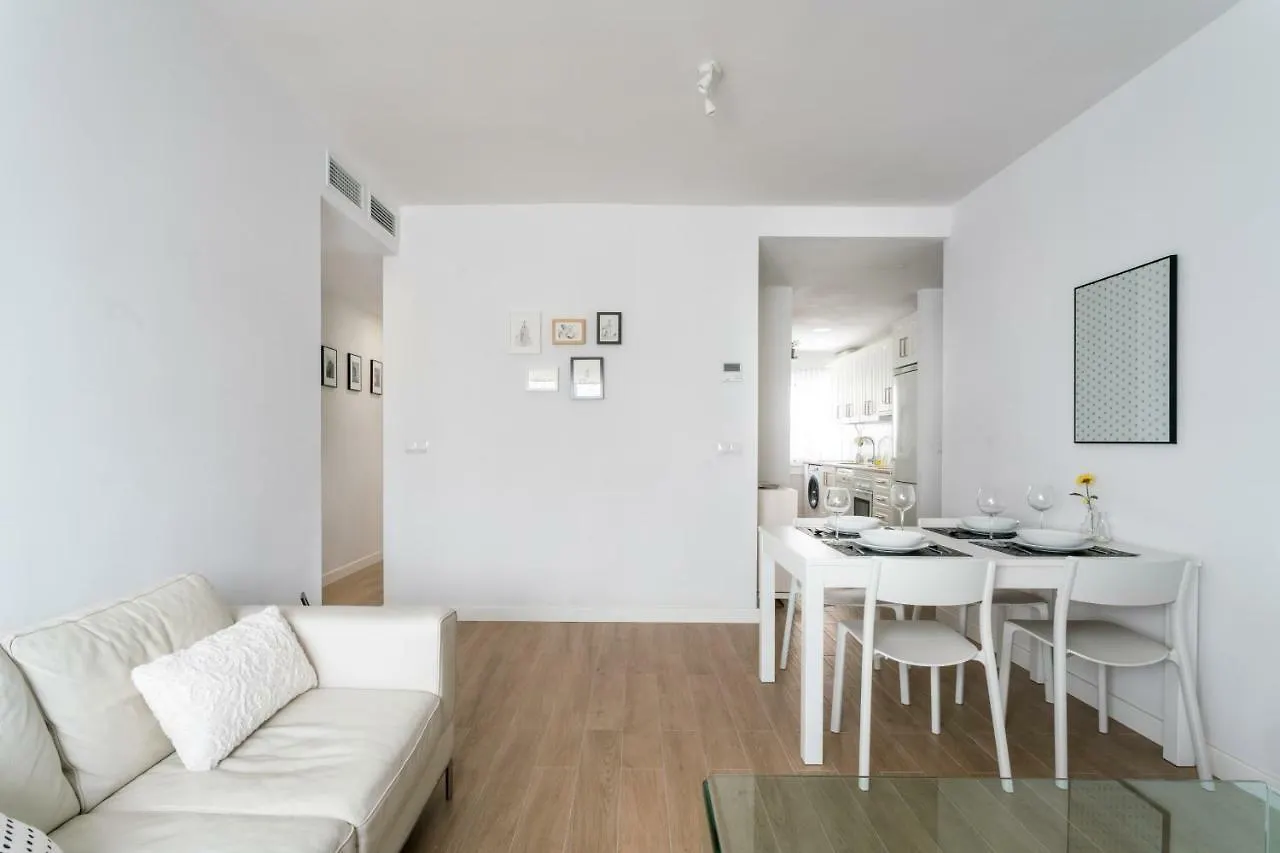 Triana 3 Bedrooms & 2 Bath Parking Included Séville Espagne